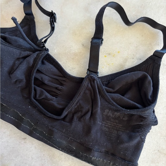 SKIMS Black Bra with Racerback Design and V-Shaped Neckline - Picture 3 of 3